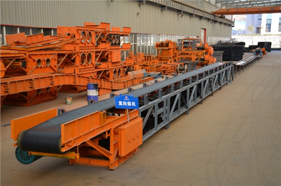 800皮帶輸送機(jī) 800皮帶輸送機(jī)