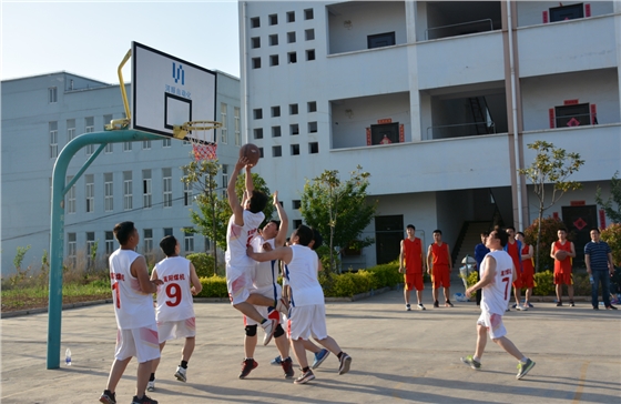 嵩陽煤機球員大灌籃.png 嵩陽煤機球員大灌籃.png