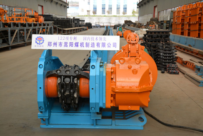 嵩陽煤機(jī)研發(fā)的刮板輸送機(jī) 嵩陽煤機(jī)研發(fā)的刮板輸送機(jī)