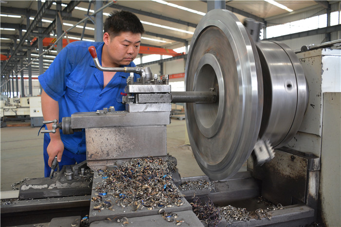 嵩陽煤機(jī)專業(yè)車工 嵩陽煤機(jī)專業(yè)車工