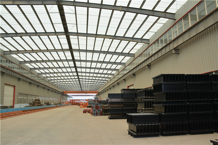 嵩陽煤機(jī)中部槽生產(chǎn)車間 嵩陽煤機(jī)中部槽生產(chǎn)車間