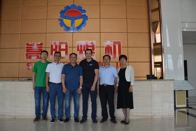 嵩陽(yáng)煤機(jī)大傾角皮帶機(jī)趕上了“一帶一路”戰(zhàn)略的順風(fēng)車(chē)