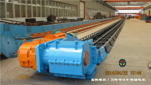 742中雙鏈刮板輸送機(jī) 742中雙鏈刮板輸送機(jī)