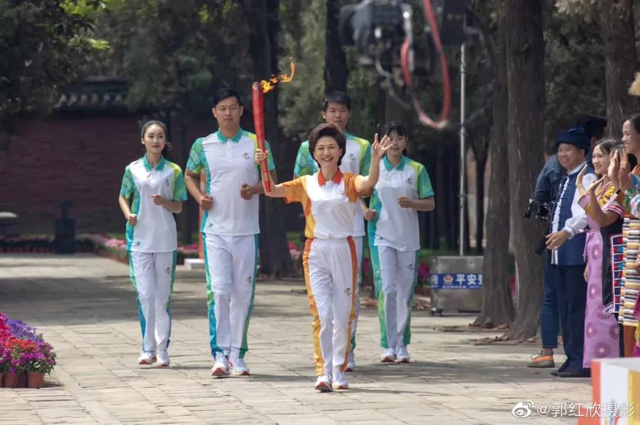 今天的告成觀星臺(tái)，一場(chǎng)火炬?zhèn)鬟f燃遍全國(guó)！